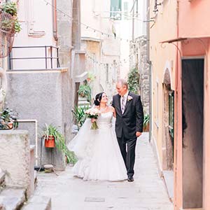 cinque terre wedding couple